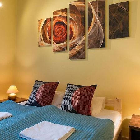 Big Cosy Retro Apt, Free Parking, 15Min Oldtown & Kazimierz - By Homelike كراكوفيا المظهر الخارجي الصورة