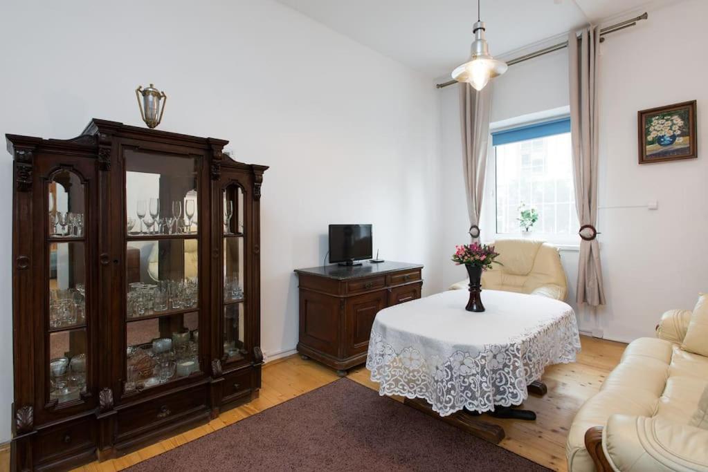 Big Cosy Retro Apt, Free Parking, 15Min Oldtown & Kazimierz - By Homelike كراكوفيا المظهر الخارجي الصورة